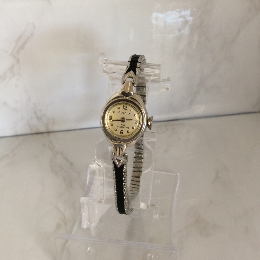Bulova Ladies Watch - Picture 3 of 11